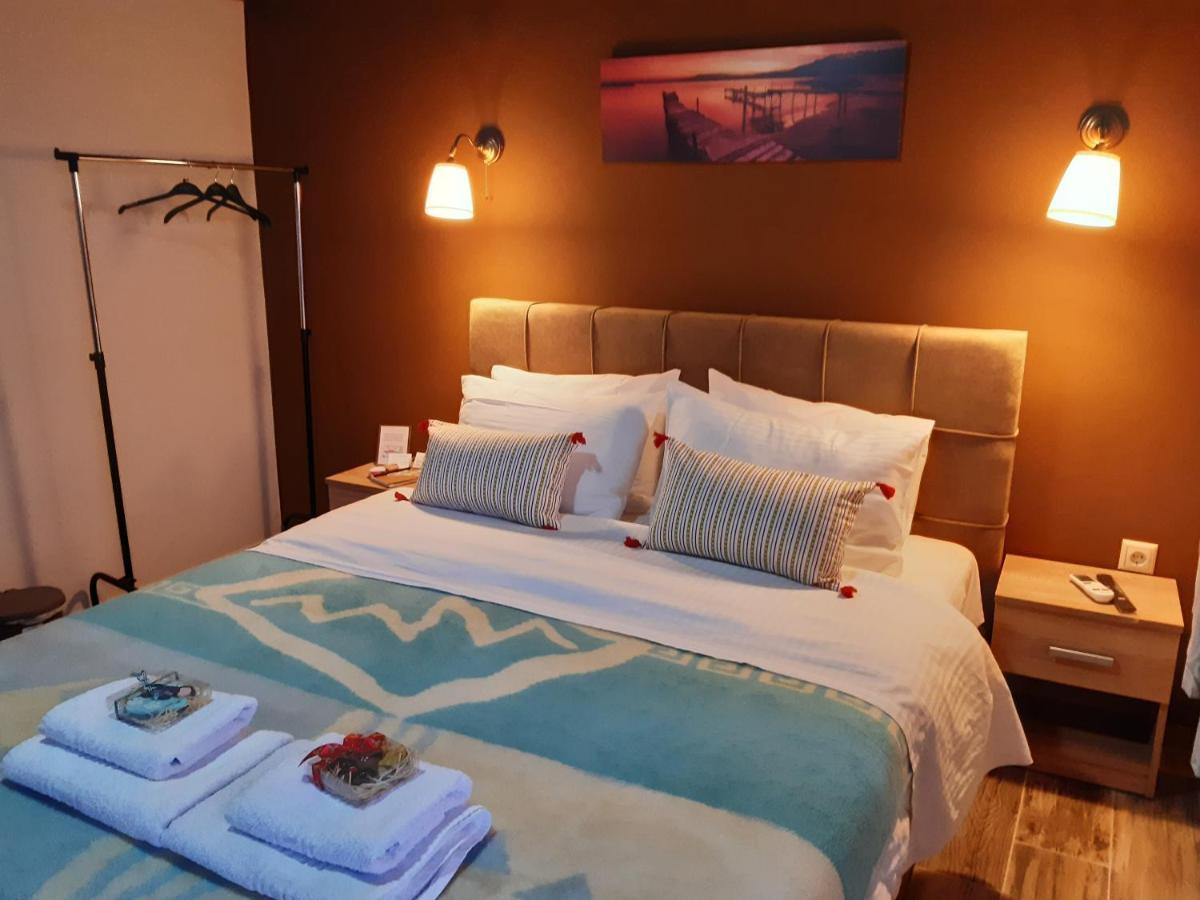 Room Near The Airport Pikermion ภายนอก รูปภาพ